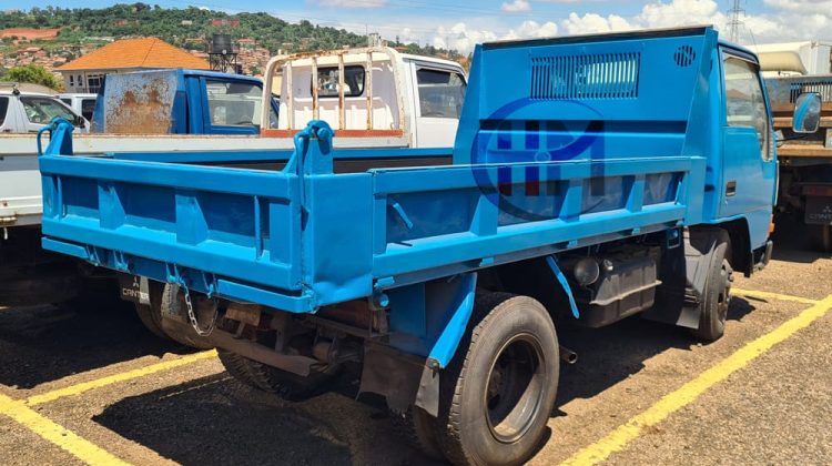 1985 MITSUBISHI CANTER TIPPER