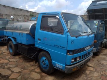 1986 ISUZU ELF MILK TANKER