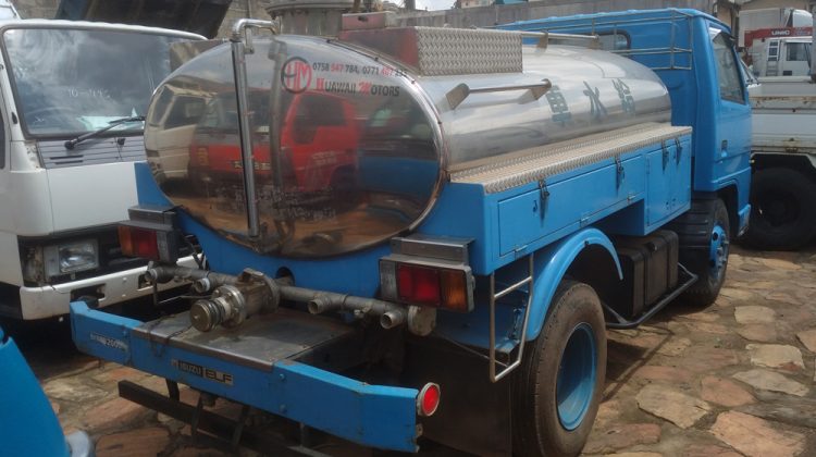 1986 ISUZU ELF MILK TANKER