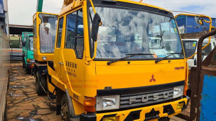 1988 MITSUBISHI FUSO FIGHTER CRANE TRUCK