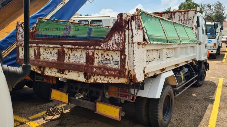 1988 ISUZU FORWARD TIPPER