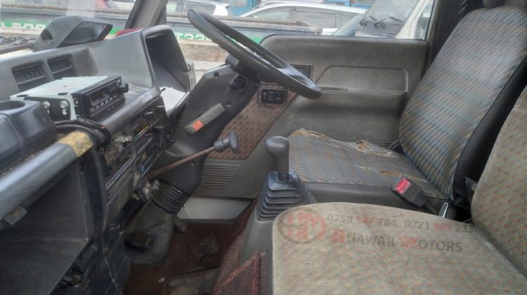 1989 MITSUBISHI CANTER BOX BODY