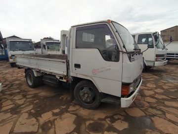 1990 MITSUBISHI CANTER TRUCK 2.