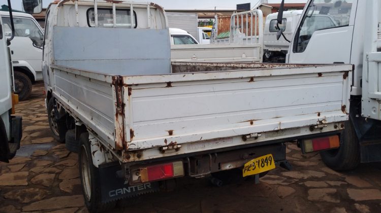 1990 MITSUBISHI CANTER TRUCK 2.