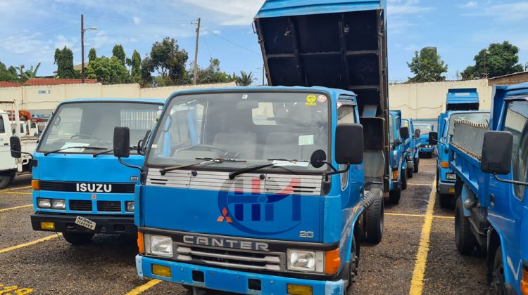 1990 MITSUBISHI CANTER TIPPER