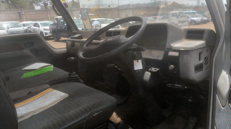 1993 MITSUBISHI CANTER CRANE TRUCK 3.5