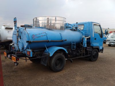 1996 ISUZU FORWARD SEWAGE TANKER