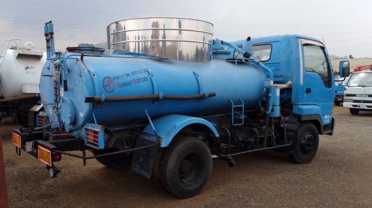 1996 ISUZU FORWARD SEWAGE TANKER