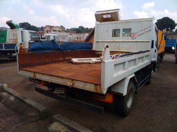 2005 ISUZU FORWARD TIPPER TRUCK