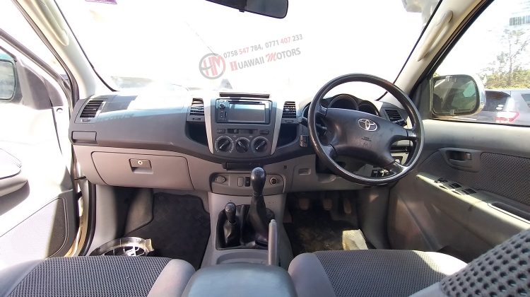 2006 TOYOTA HILUX MANUAL DIESEL