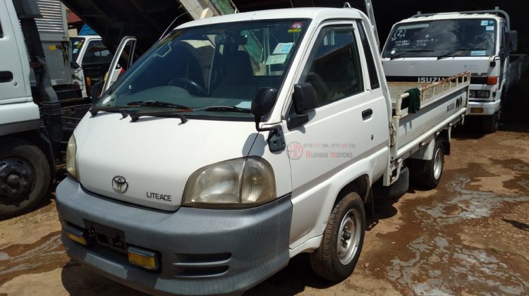 2006 TOYOTA LITEACE