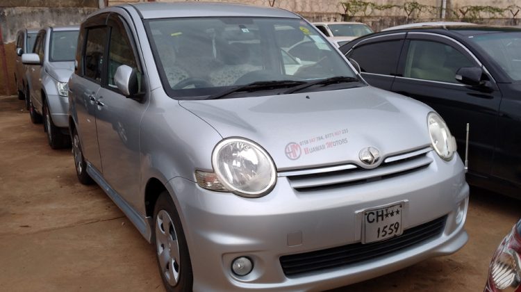 2006 TOYOTA SIENTA X