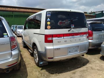 2007 MITSUBISHI DELICA D5