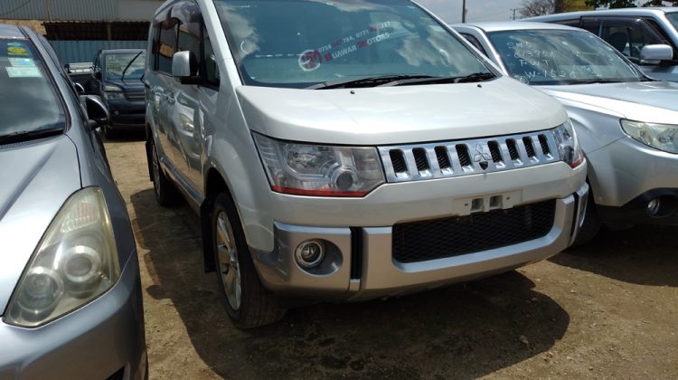 2007 MITSUBISHI DELICA D5