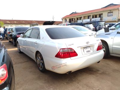 2007 TOYOTA CROWN ROYAL SALOON