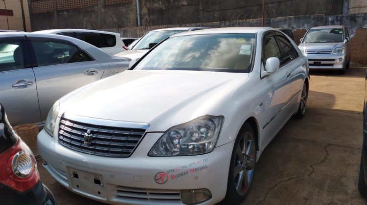 2007 TOYOTA CROWN ROYAL SALOON