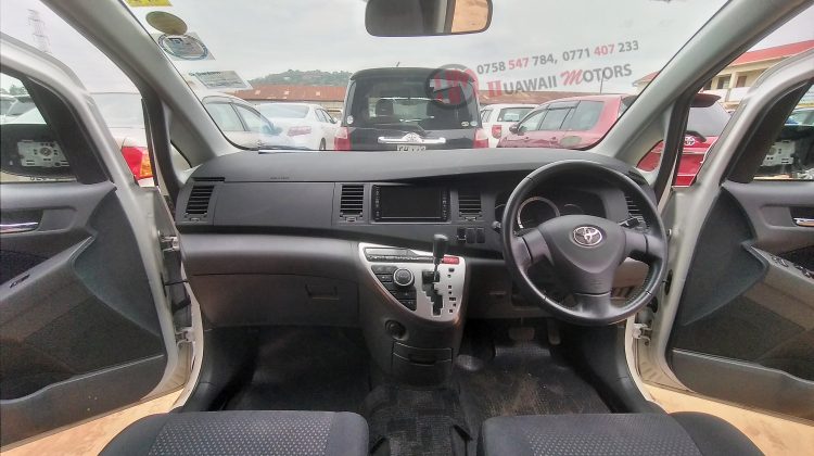 2007 TOYOTA ISIS PLATANA