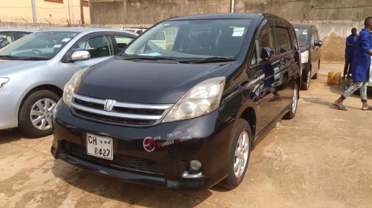 2007 TOYOTA ISIS PLATANA