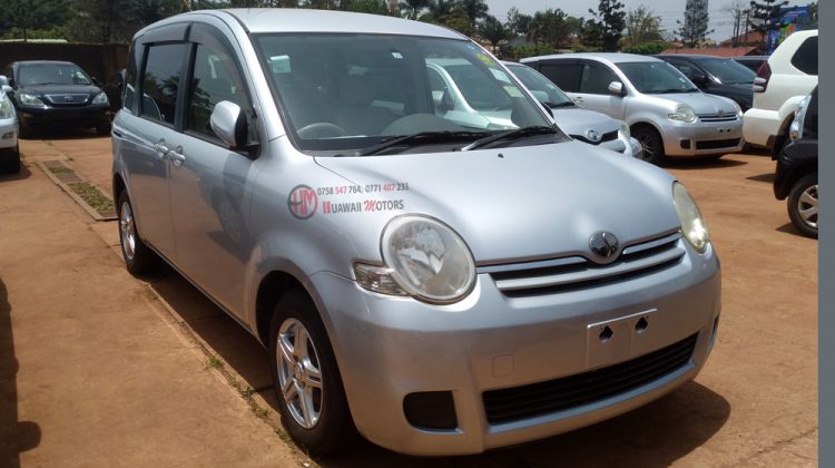 2007 TOYOTA SIENTA – Adapted Automobile