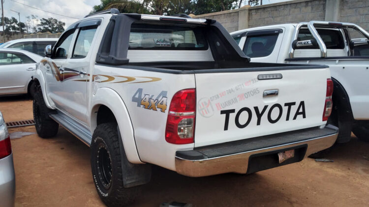 2008 TOYOTA HILUX DOUBLE CABIN