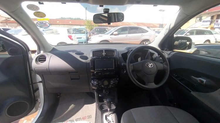 2008 TOYOTA IST