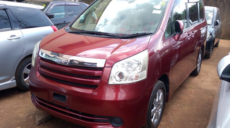 2008 TOYOTA NOAH