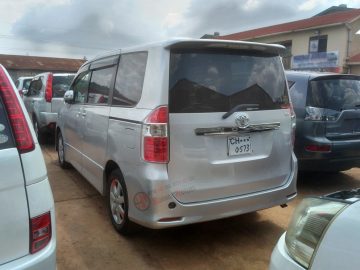 2008 TOYOTA NOAH