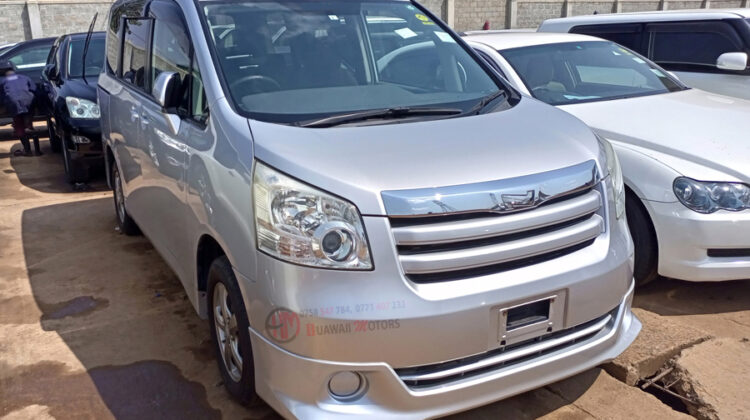 2008 TOYOTA NOAH