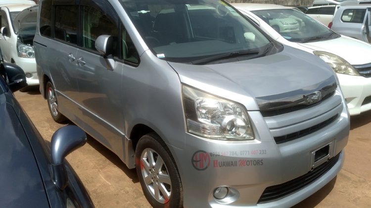 2008 TOYOTA NOAH