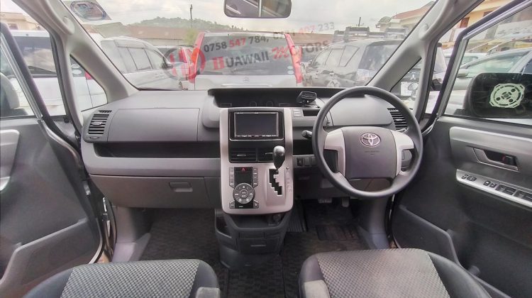 2008 TOYOTA NOAH