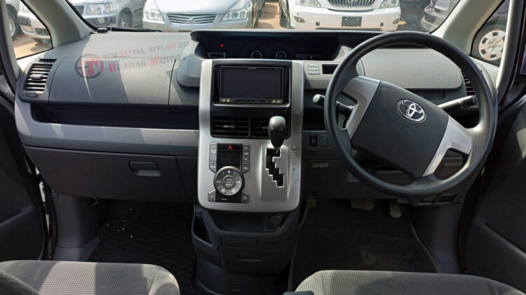 2008 TOYOTA NOAH