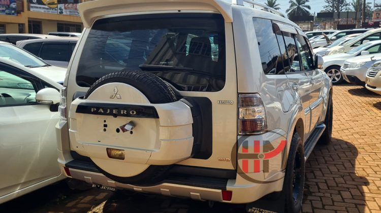 2009 MITSUBISHI PAJERO 3.2 DI-D