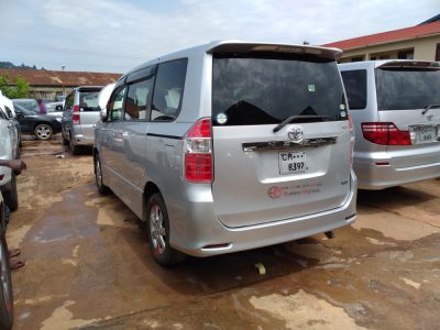 2009 TOYOTA NOAH