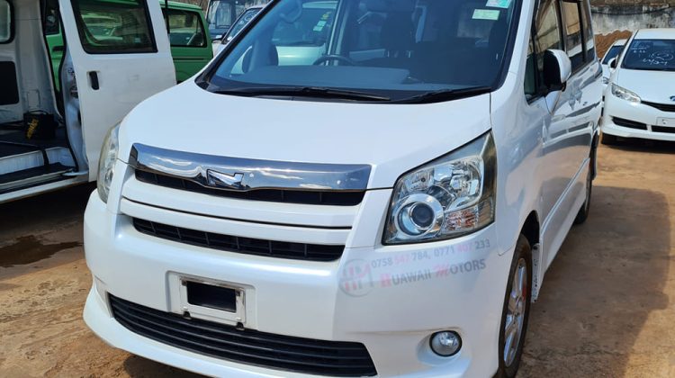 2009 TOYOTA NOAH