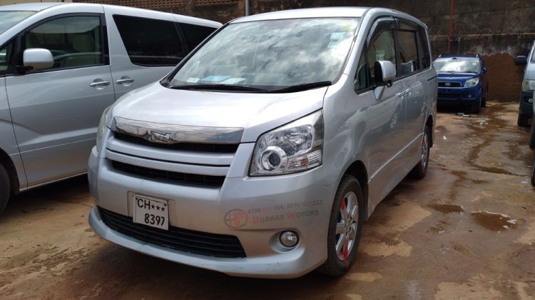 2009 TOYOTA NOAH