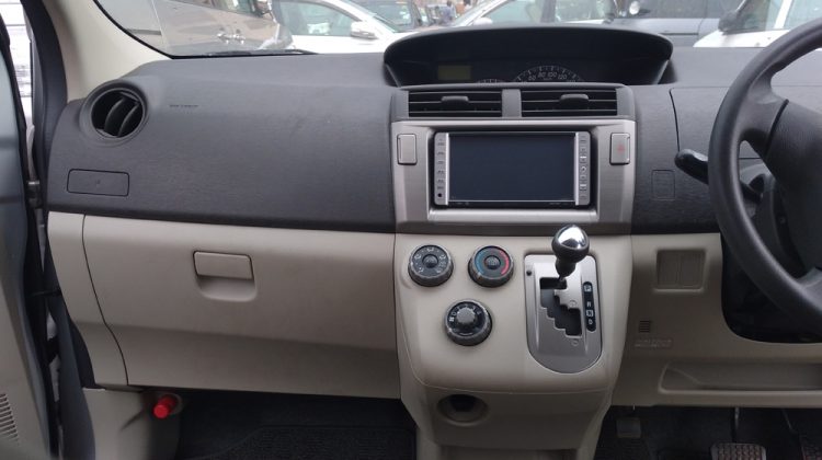 2009 TOYOTA PASSO SETTE