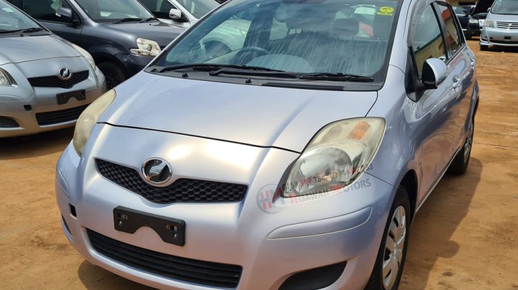 2009 TOYOTA VITZ