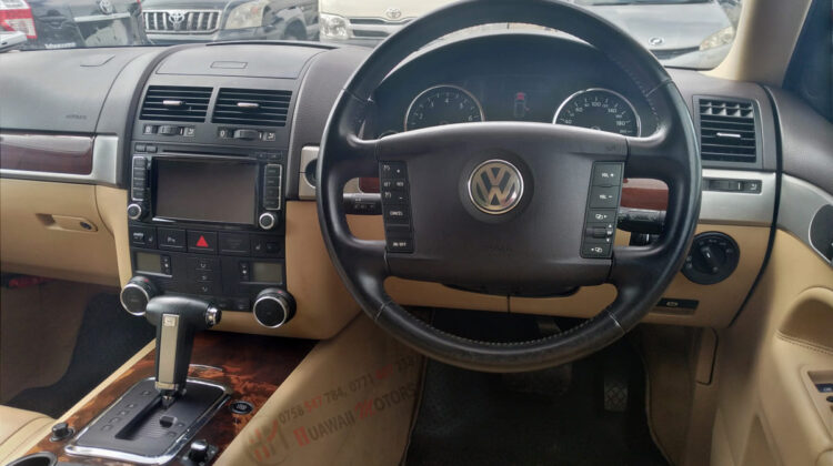 2009 VOLKSWAGEN TOUAREG