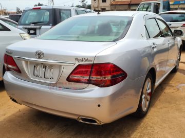 2009 TOYOTA CROWN ROYAL SALOON