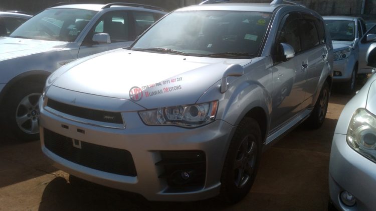 2010 MITSUBISHI OUTLANDER