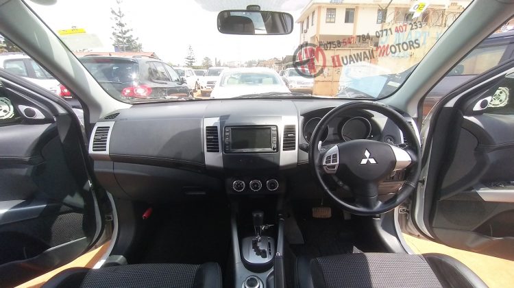 2010 MITSUBISHI OUTLANDER