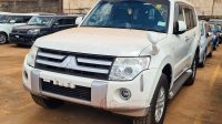 2010 MITSUBISHI PAJERO