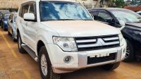 2010 MITSUBISHI PAJERO