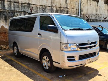 2010 TOYOTA HIACE VAN