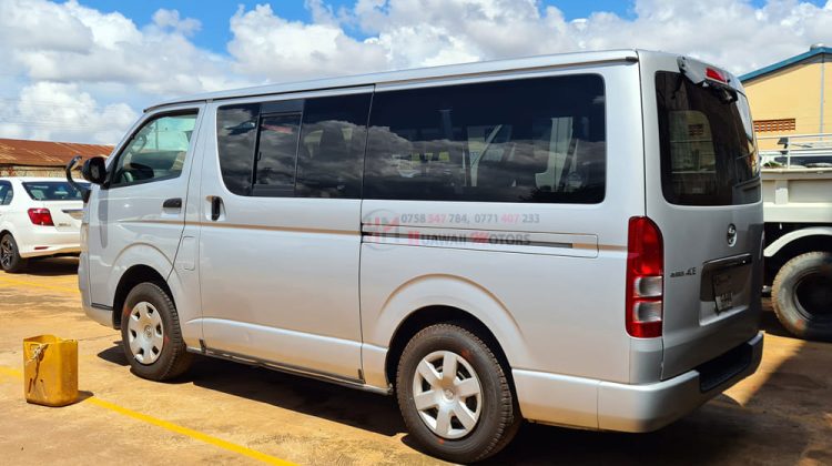 2010 TOYOTA HIACE VAN