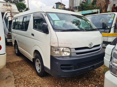 2010 TOYOTA HIACE VAN