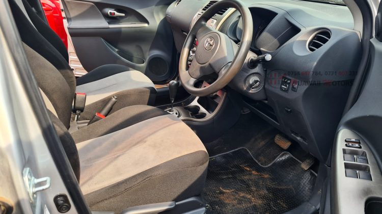 2010 TOYOTA IST