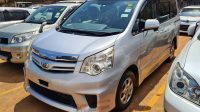 2010 TOYOTA NOAH