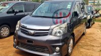 2010 TOYOTA NOAH