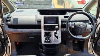 2010 TOYOTA NOAH